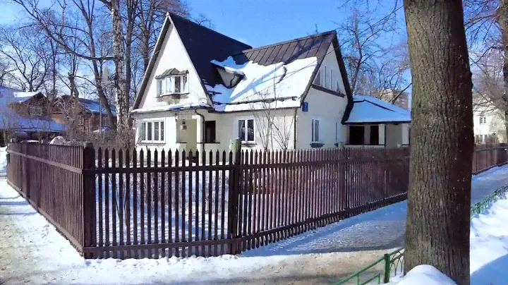 "Поселок художников "Сокол" в Москве. Зима 2023 год.