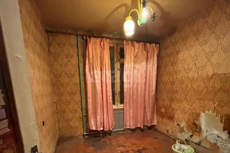 Продам трехкомнатную квартиру 42.0 м² этаж 1/5 город Санкт-Петербург проспект Дачный 16/2 Кировский-4
