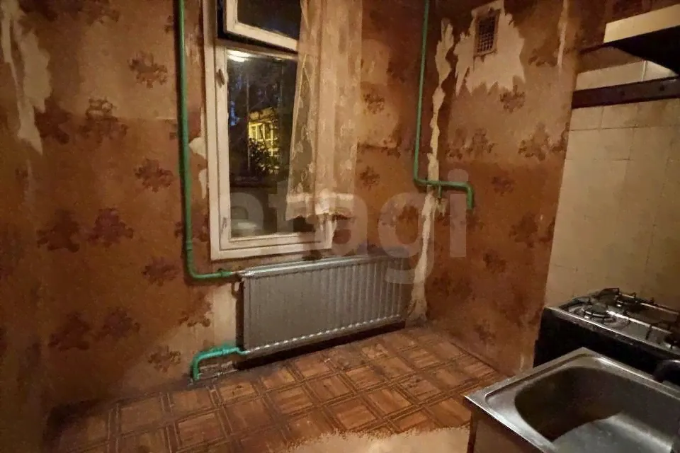 Продам трехкомнатную квартиру 42.0 м² этаж 1/5 город Санкт-Петербург проспект Дачный 16/2 Кировский-1