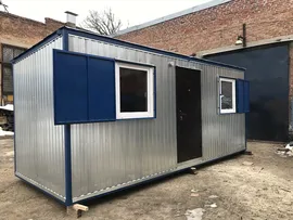 Двухкомнатный дачный домик со ставнями
