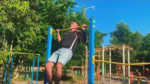 Подтягивание перед собою,мотивация, уличный спорт, турник