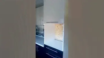 Дачный домик с отопление и кухней.