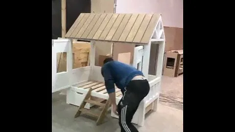 Кровать домик из дерева