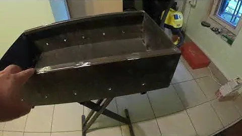 Мангал переносной для шашлыка со складными ножками.