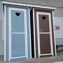 Дачный туалет деревянный окрашенный