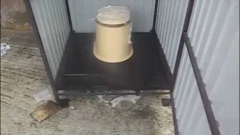 Недорогой уличный туалет садовый дачный
